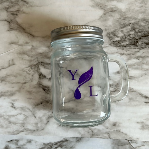Young Living Glass Mug with lid - Picture 1 of 5